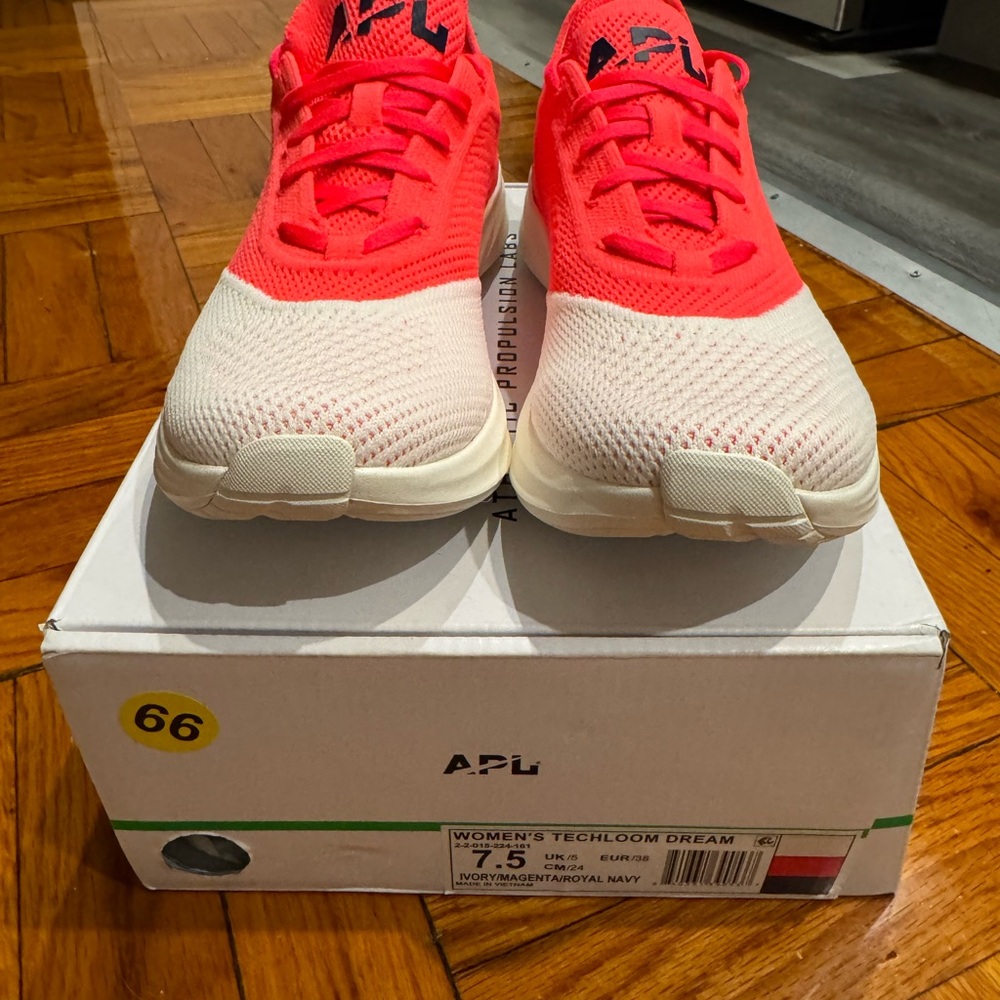 APL Women's Techloom Dream Sneakers - Ivory/Magenta/royal navy